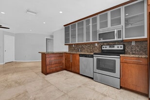 SOBE Gardens in Miami Beach, FL - Building Photo