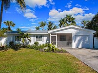 1119 6th Ln N in Naples, FL - Building Photo - Building Photo