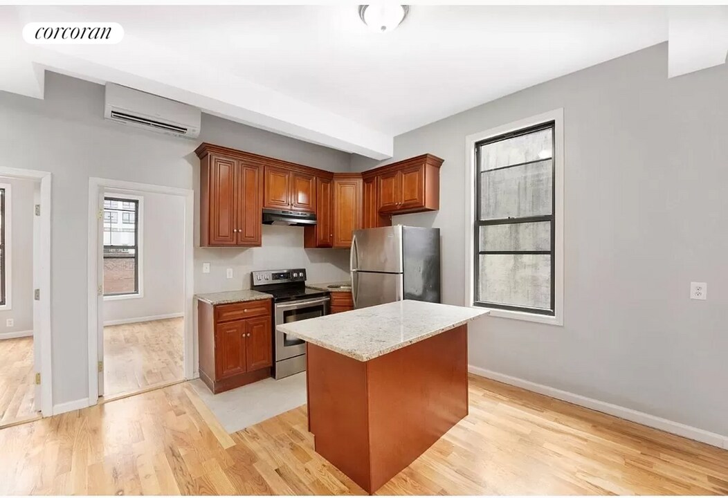 1329 Inwood Ave in Bronx, NY - Building Photo