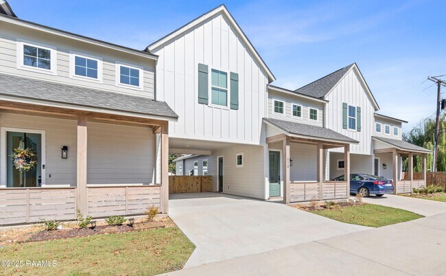 119 Mayberry Grv St in Youngsville, LA - Building Photo - Building Photo