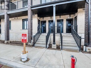 69 Thatcher Dr in Guelph, ON - Building Photo - Building Photo
