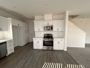 3030 N Martin St in Visalia, CA - Building Photo - Building Photo