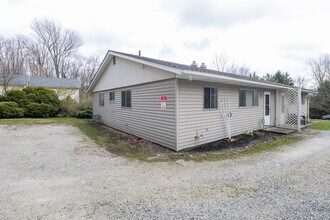 3635 Ira Rd, Unit Back Unit in Akron, OH - Building Photo - Building Photo
