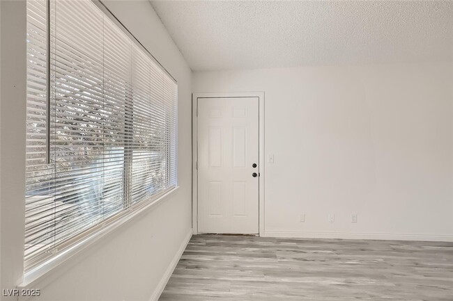 4364 Tara Ave in Las Vegas, NV - Building Photo - Building Photo