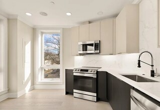 2305 Nicholson St SE in Washington, DC - Building Photo - Building Photo