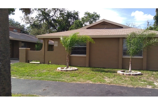 6441 Illinois Ave in New Port Richey, FL - Foto de edificio - Building Photo