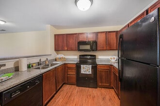 Kirkwood Place Apartments in Burlington, NC - Foto de edificio - Building Photo