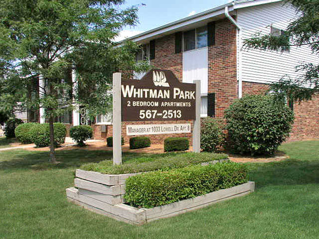 Whitman Park Apartments in Oconomowoc, WI - Foto de edificio