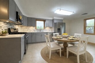 55 Landau Ave in Floral Park, NY - Building Photo - Building Photo