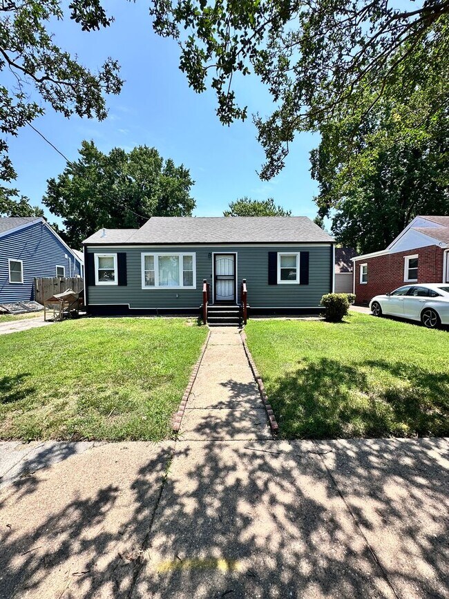 property at 911 Wolcott Ave