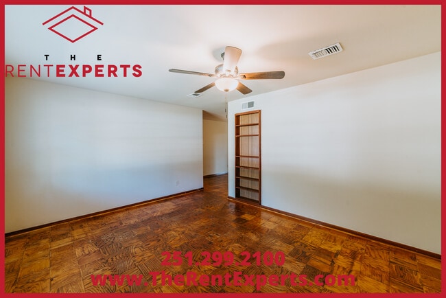 property at 908 E David Langan Dr