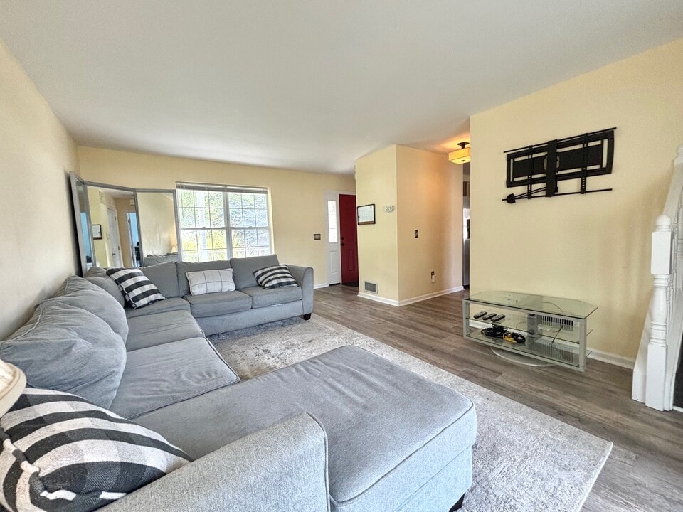 137 Fulton St in Poughkeepsie, NY - Building Photo