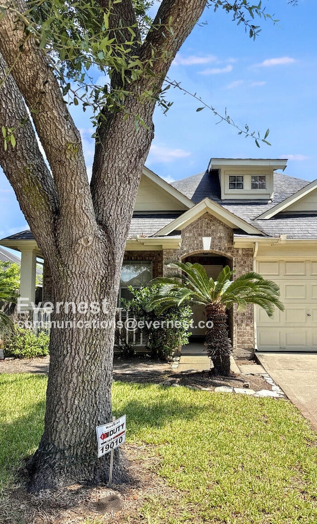 property at 19010 Field Cottage Ln