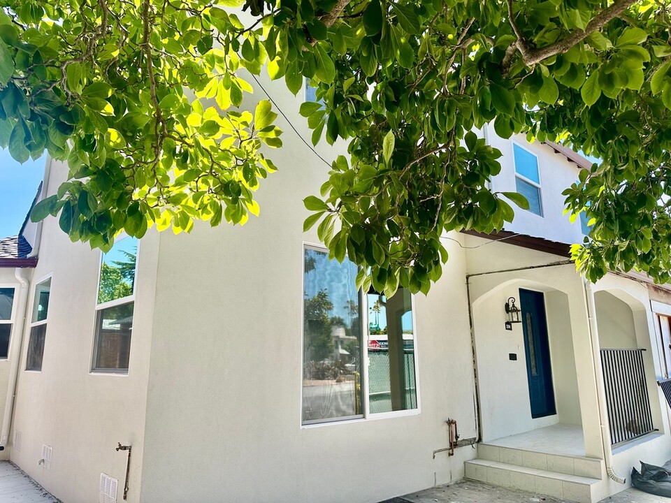 594 S Taaffe St in Sunnyvale, CA - Building Photo