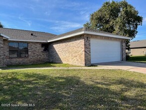 1966 Gould Ave SW in Palm Bay, FL - Building Photo - Building Photo