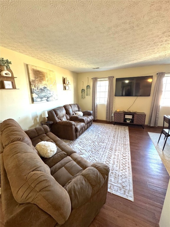 1307 Main St in Highland, IL - Building Photo - Building Photo