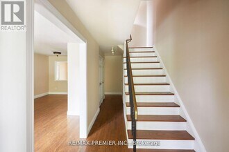 39 Daphne Crescent in Barrie, ON - Building Photo - Building Photo