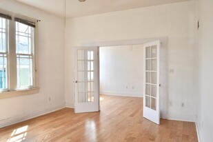 3208 Palmyra St, Unit B in New Orleans, LA - Foto de edificio - Building Photo