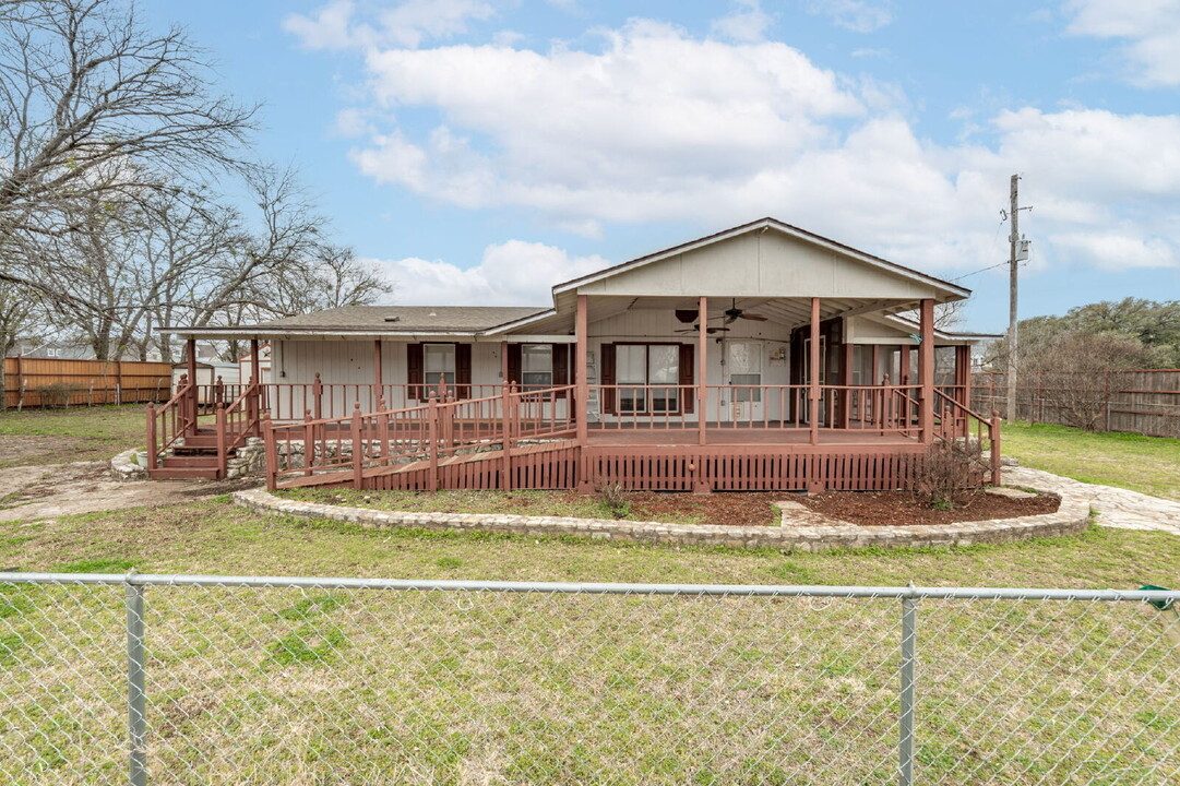 416 Grand Ave in Glen Rose, TX - Building Photo