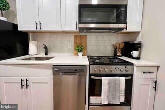 215 W 6th St-Unit -1 in Wilmington, DE - Foto de edificio - Building Photo