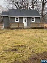 716 Westwood Ave. in River Vale, NJ - Building Photo