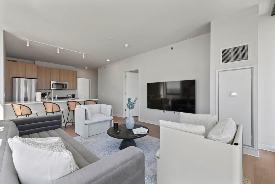 1475 N Kingsbury St-Unit -FL23-ID1029637P in Chicago, IL - Building Photo