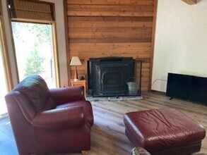 16681 Wagon Trail in Bend, OR - Building Photo - Building Photo