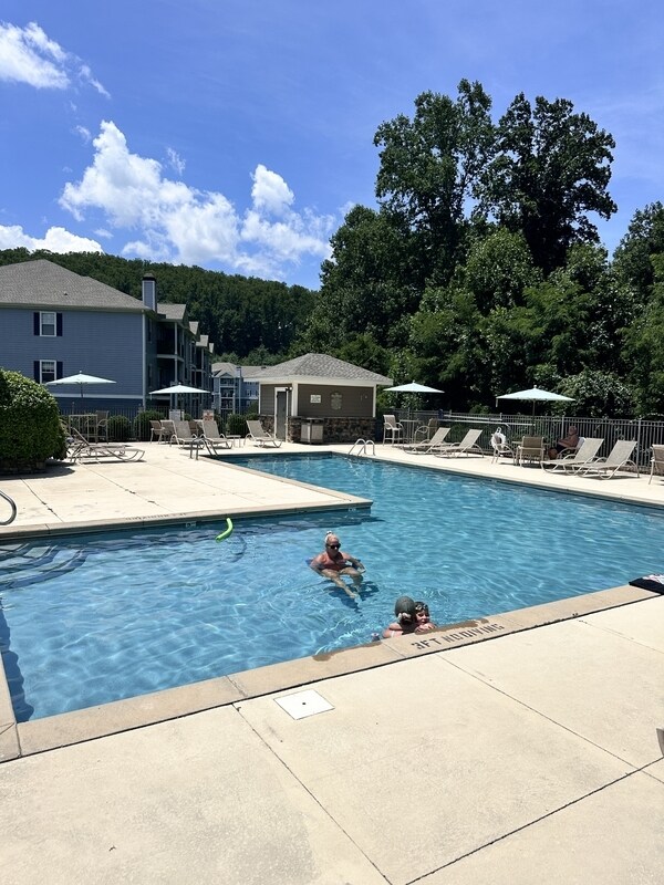 800 Vista Lake Dr in Candler, NC - Building Photo - Building Photo