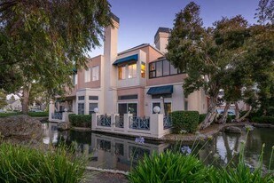 808 Lakeshore Dr. in Redwood City, CA - Building Photo