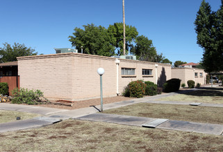 Shannon Park in Tucson, AZ - Building Photo - Building Photo