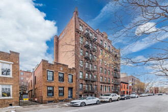 248 Hall St in Brooklyn, NY - Building Photo - Primary Photo