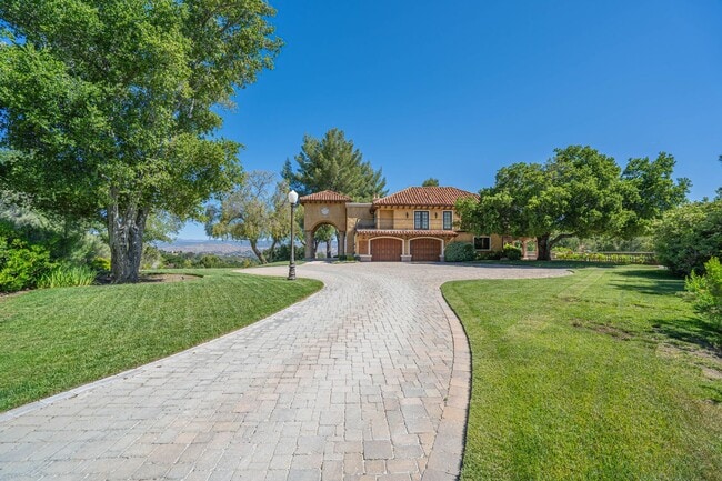 16034 Placerita Canyon Rd in Santa Clarita, CA - Building Photo - Building Photo