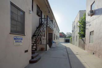 838 N Sweetzer Ave in West Hollywood, CA - Building Photo - Building Photo