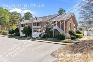 415 Tolbert Ct in Spring Lake, NC - Building Photo