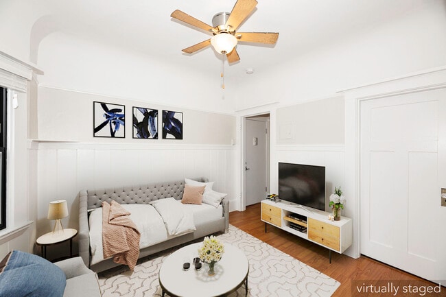 Vue De Lac Apartments in Oakland, CA - Building Photo - Building Photo