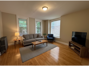 2943 - 2945 N Bartlett Ave in Milwaukee, WI - Foto de edificio - Building Photo