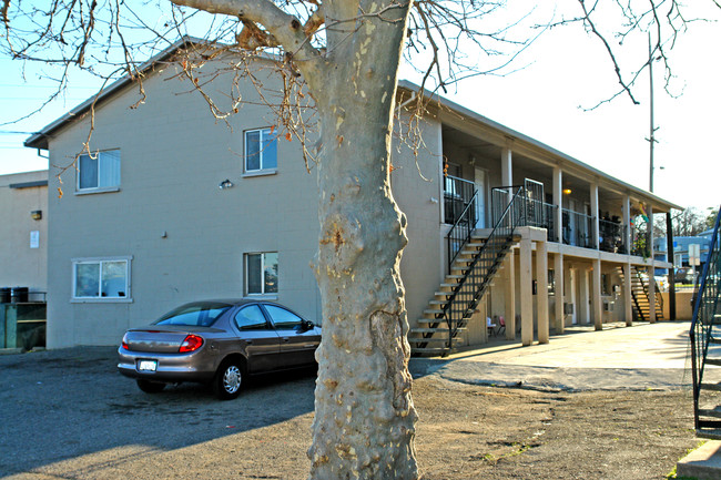 1153-1161 West St in Redding, CA - Building Photo - Building Photo