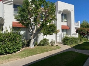 401 El Cielo Rd in Palm Springs, CA - Building Photo - Building Photo