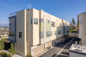 Latitudes at Silver Lake in Los Angeles, CA - Building Photo - Building Photo