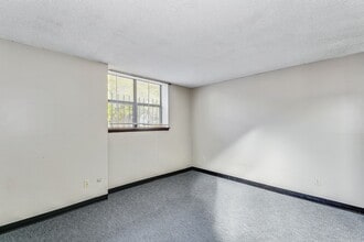 1632 N Holyoke St in Wichita, KS - Building Photo - Building Photo