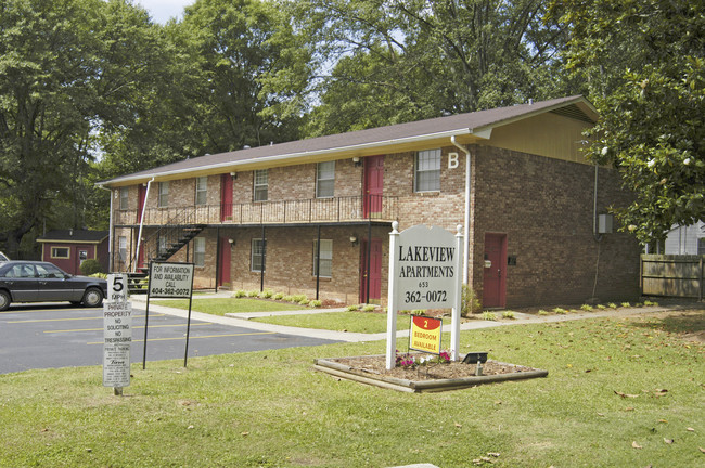 Lakeview Apartments in Forest Park, GA - Building Photo - Building Photo