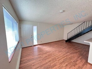 1515 NE Hale Pl in Gresham, OR - Building Photo - Building Photo