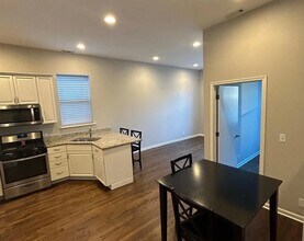 3232 S Wells St, Unit Apt 2F in Chicago, IL - Building Photo - Building Photo