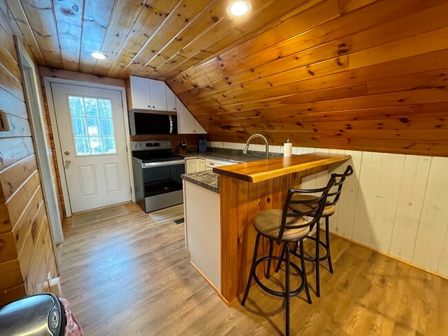 8 Tow Truck Way, Unit Apartment