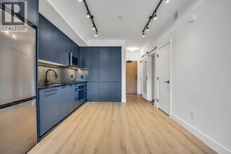 3055 Murray St in Port Moody, BC - Building Photo - Building Photo