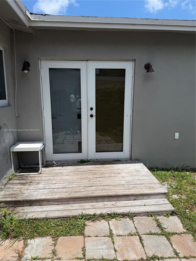 property at 5660 Allen St