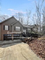 460 Ward Rd in Ellenwood, GA - Building Photo