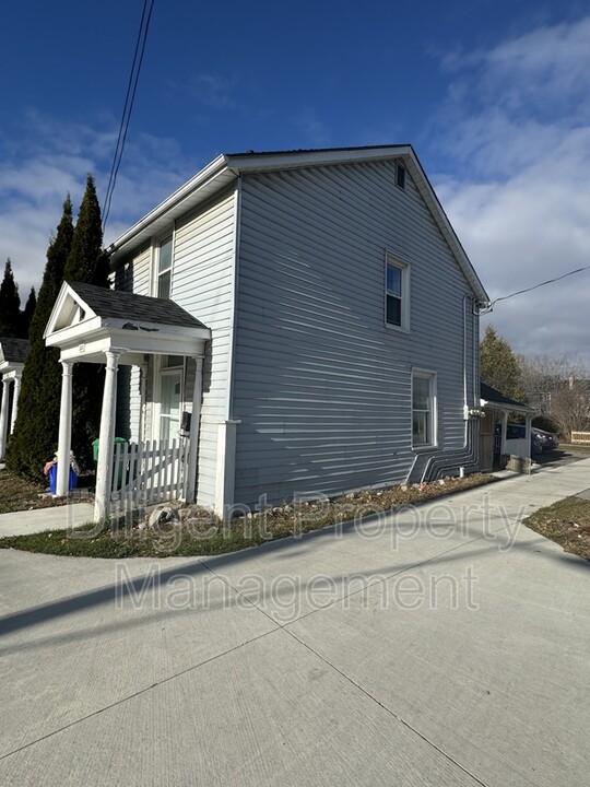 260 Murray St in Peterborough, ON - Building Photo