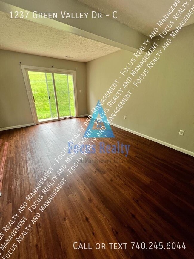 1237 Green Valley Dr in Heath, OH - Building Photo - Building Photo