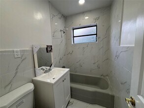 191 W 59th St in Hialeah, FL - Building Photo - Building Photo